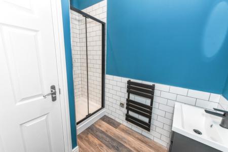 12 bedroom Town house to let in (12-bed) Waverley Street, Arboretum, Nottingham, NG7