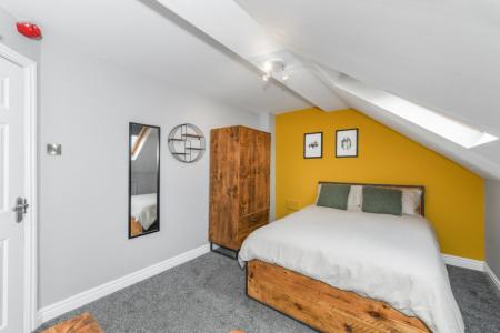 12 bedroom Town house to let in (12-bed) Waverley Street, Arboretum, Nottingham, NG7