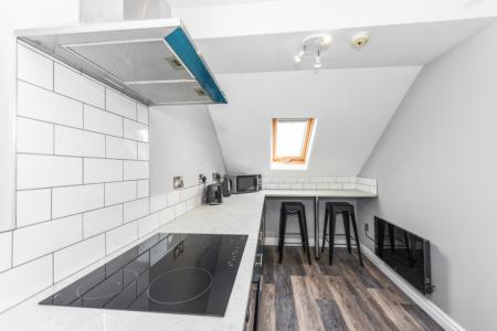 12 bedroom Town house to let in (12-bed) Waverley Street, Arboretum, Nottingham, NG7