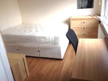 5 bedroom Semi-detached house to let in (5BED) Harrington Drive, Lenton, Nottingham, NG7