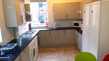 5 bedroom Semi-detached house to let in (5BED) Harrington Drive, Lenton, Nottingham, NG7