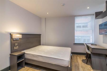 4 bedroom Apartment to let in Howard Street, City Centre, Nottingham, NG1