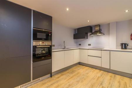 4 bedroom Apartment to let in Howard Street, City Centre, Nottingham, NG1