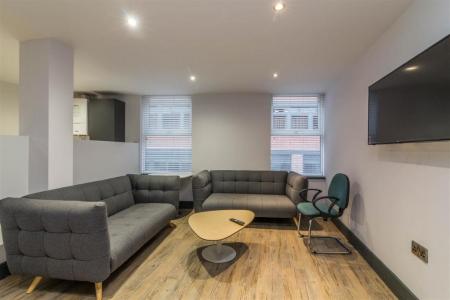 4 bedroom Apartment to let in Howard Street, City Centre, Nottingham, NG1