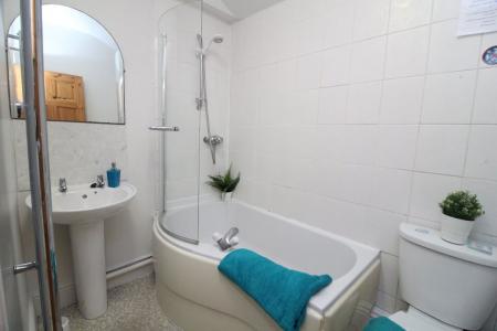 5 bedroom Property to let in Bates Street, S10 1NQ