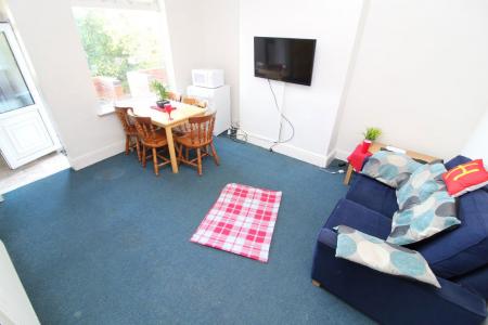 5 bedroom Property to let in Western Road, S10