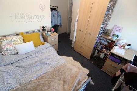 3 bedroom Property to let in Flat 3, 21 Pickmere Road, S10