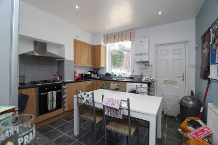4 bedroom Property to let in Blakeney Road, S10