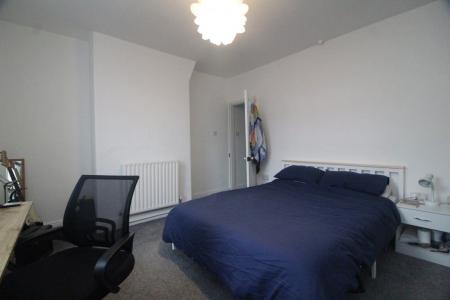 3 bedroom Property to let in Coombe Road, S10 1FF