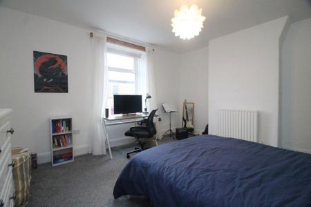 3 bedroom Property to let in Coombe Road, S10 1FF