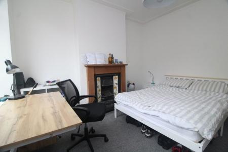 3 bedroom Property to let in Coombe Road, S10 1FF