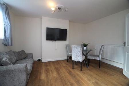 3 bedroom Property to let in St Georges Close, S3 7HJ