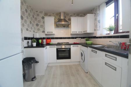 3 bedroom Property to let in St Georges Close, S3 7HJ