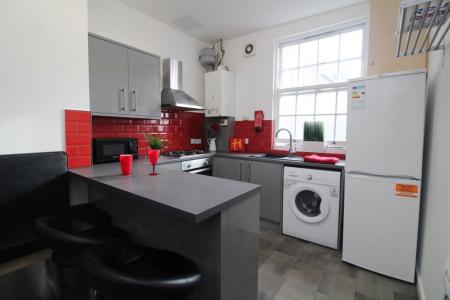 4 bedroom Property to let in Glossop Road, S10