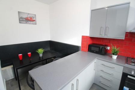 4 bedroom Property to let in Glossop Road, S10