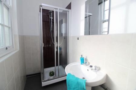 4 bedroom Property to let in Glossop Road, S10
