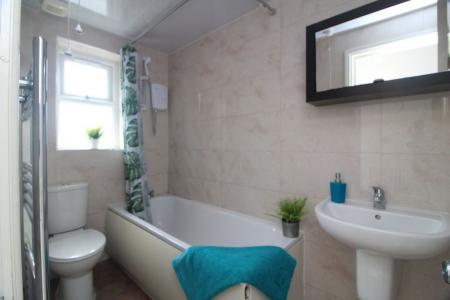 3 bedroom Property to let in Glossop Road, S10 2HP