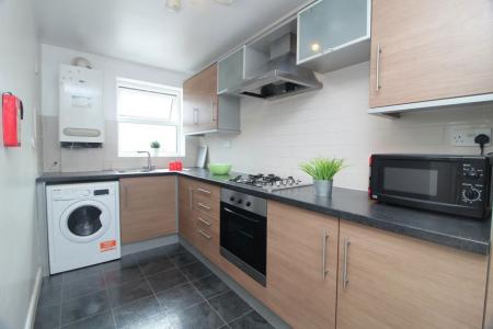 3 bedroom Property to let in Glossop Road, S10 2HP
