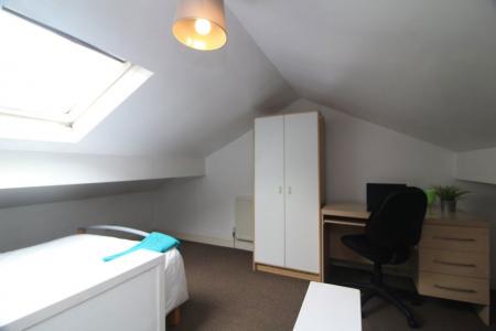 3 bedroom Property to let in Glossop Road, S10 2HP