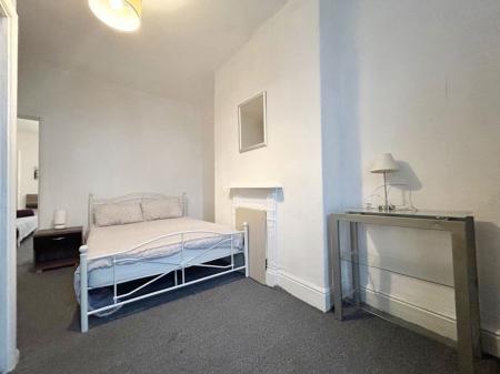 1 bedroom Property to let in Crookesmoor Road, S10 1BD