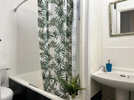 1 bedroom Property to let in Crookesmoor Road, S10 1BD