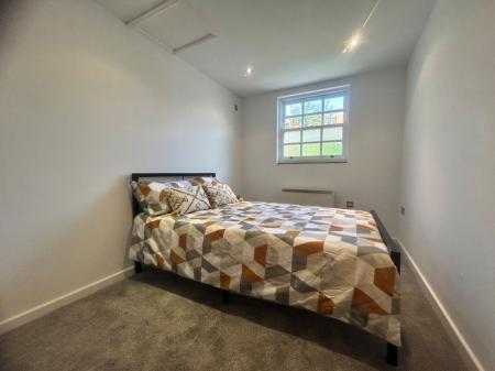 1 bedroom Property to let in Glossop Road, S10 2GZ