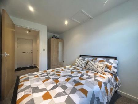 1 bedroom Property to let in Glossop Road, S10 2GZ