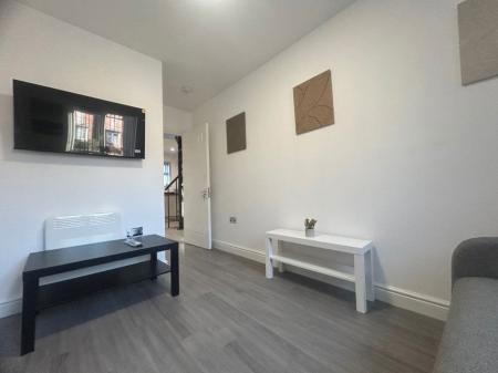 2 bedroom Property to let in Firth Park Road, S5