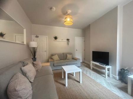 1 bedroom Property to let in Sharrowvale Road, S11