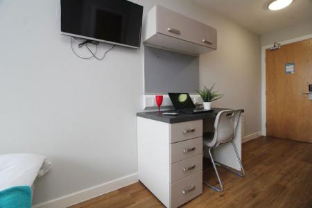 1 bedroom Studio flat to let in Sovereign House, S1 2DW