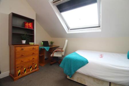 5 bedroom Property to let in Brighton Terrace Road, S10 1NU