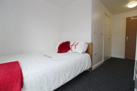 1 bedroom Property to let in Infirmary Road, S6 3DH
