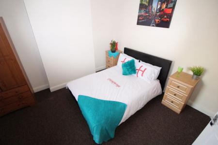 Holland Place, S2 - 1 ROOM LEFT!!