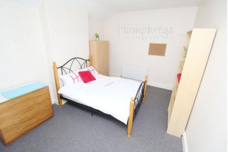 Steade Road - S7 - Ensuite