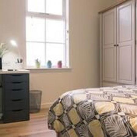 Bells Square, S1 - house share