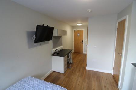 1 bedroom Studio flat to let in S1 - Queen Street - Available OCT 2025