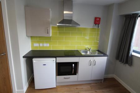 1 bedroom Studio flat to let in S1 - Queen Street - Available OCT 2025