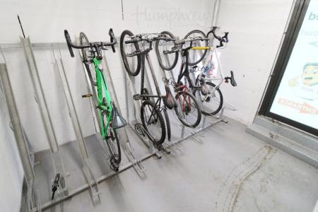 1 bedroom Property to let in London Court- S2 - 8am to 8pm Viewings