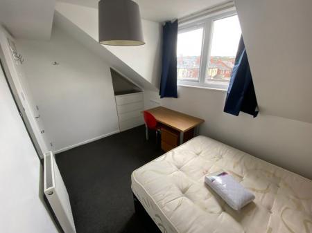 5 bedroom Property to let in S2 - Clarke Square - July 20256