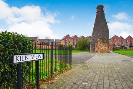 2 bedroom Terraced House for sale in Kiln View, Hanley, ST1