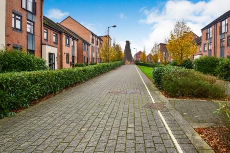 2 bedroom Terraced House for sale in Kiln View, Hanley, ST1