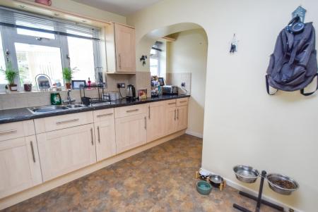 4 bedroom Detached house for sale in Melchester Grove, Stoke-On-Trent, ST3