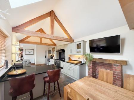 6 bedroom Detached house for sale in Saltersford Lane, Alton, ST10