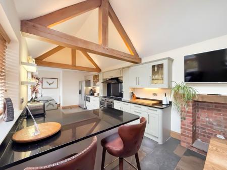 6 bedroom Detached house for sale in Saltersford Lane, Alton, ST10
