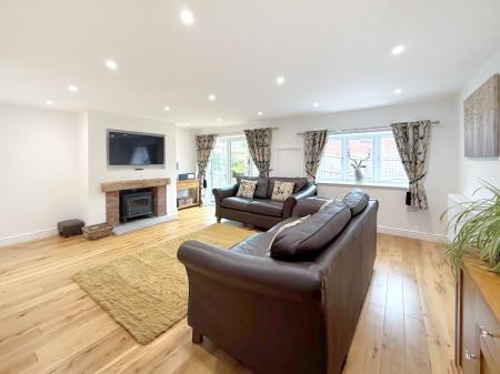 6 bedroom Detached house for sale in Saltersford Lane, Alton, ST10