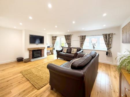 6 bedroom Detached house for sale in Saltersford Lane, Alton, ST10
