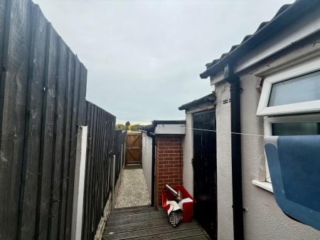 3 bedroom Terraced House for sale in Moorland Road, Burslem, ST6
