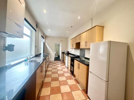 4 bedroom Terraced House to let in Boughey Road, Shelton, Stoke-On-Trent, ST4
