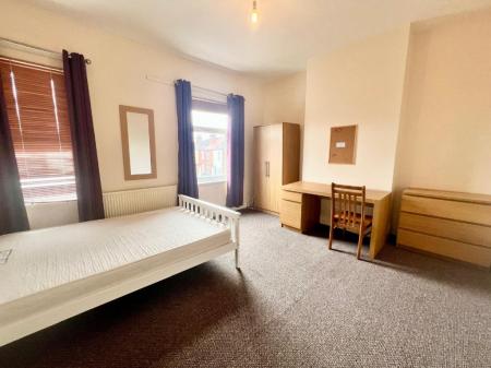 4 bedroom Terraced House to let in Boughey Road, Shelton, Stoke-On-Trent, ST4