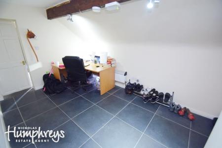 1 bedroom Studio flat to let in Cauldon Road, Shelton, Stoke-On-Trent, ST4